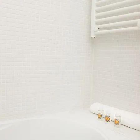 フラッタード トゥ ビー