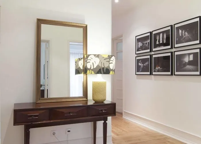 Flattered To Be In شقة