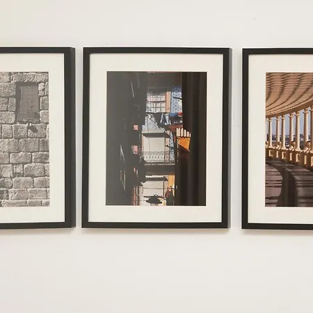 Flattered To Be In Lägenhet Lisboa